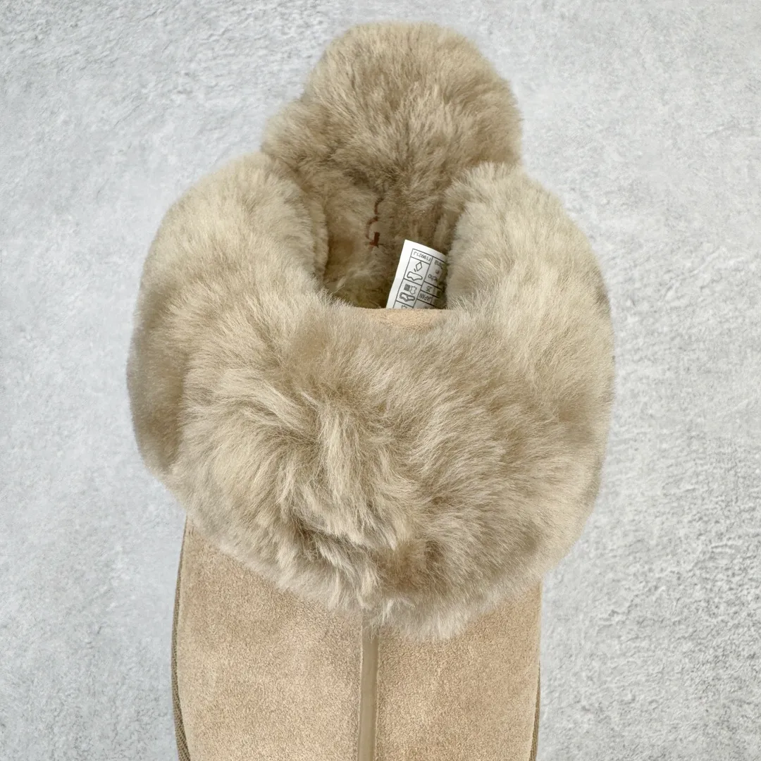 Pick up locally 💰520 UGG 2550 Star thick-soled autumn and winter sheep fur integrated snow boots. All shoes are made from ZP. Longfeng A-grade Australian imported sheep fur integrated brand OEM production line. Fully follow the ZP process. OEM original pattern maker adheres to the principle of no original shoes and no development selection. Pay attention to every detail. The most authentic TREADLITE "light wing" technology outsole on the market. Lightweight/durable/flexible/pile size: 35 36 37 38 39 40 Coding: by2936060